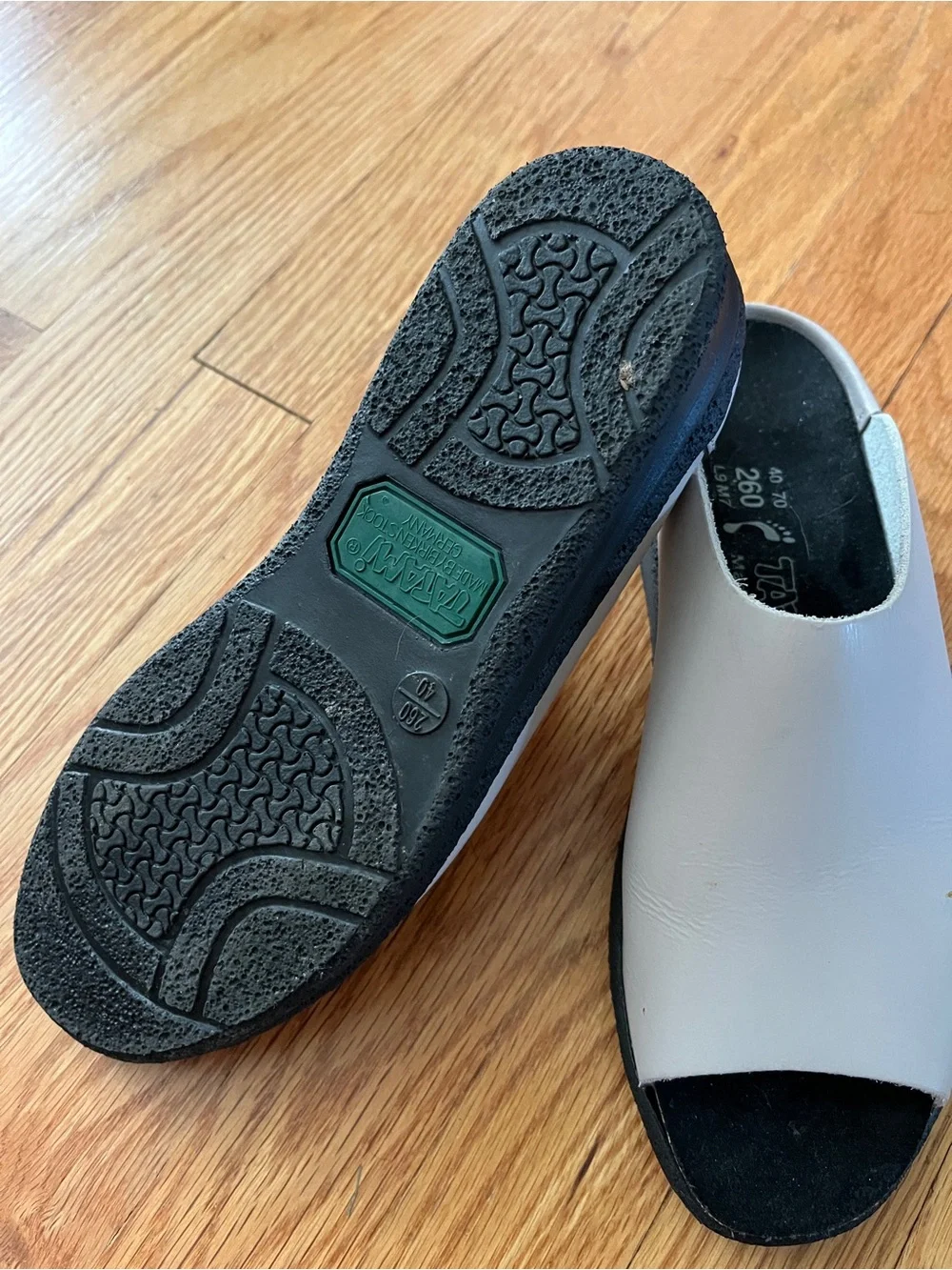 Birkenstock Women's Light Gray Open-Toe Slide Sandals - Picture 2 of 3
